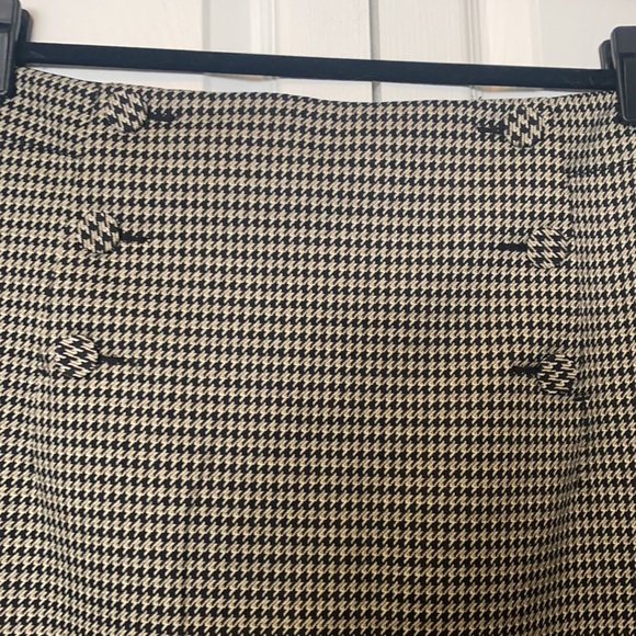 Mini houndstooth skirt - Picture 2 of 3